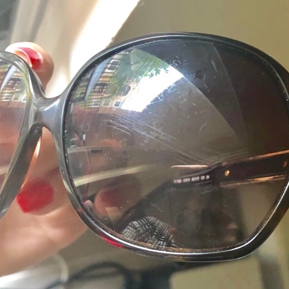 Tory Burch sunglasses- FLASH SALE - Picture 4 of 4